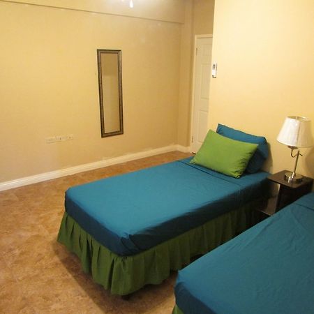 Centrally Located Guest Apartments Kingston Exterior foto