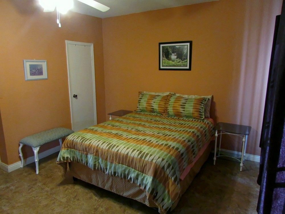 Centrally Located Guest Apartments Kingston Exterior foto