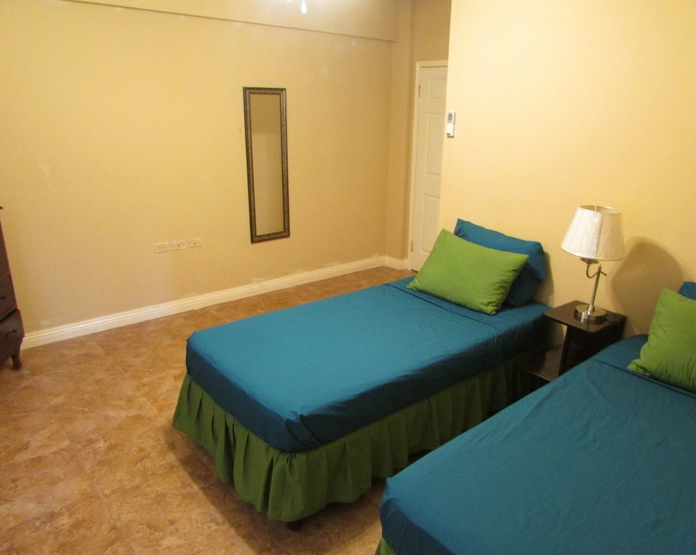 Centrally Located Guest Apartments Kingston Exterior foto