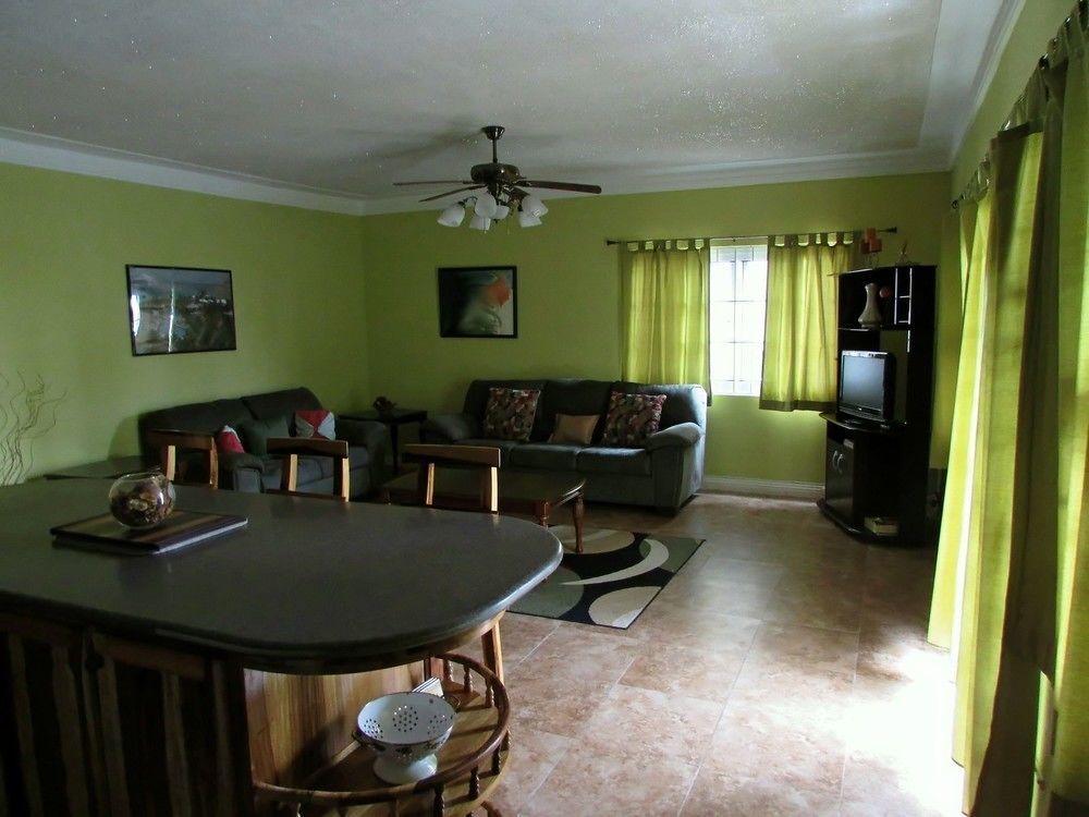 Centrally Located Guest Apartments Kingston Exterior foto