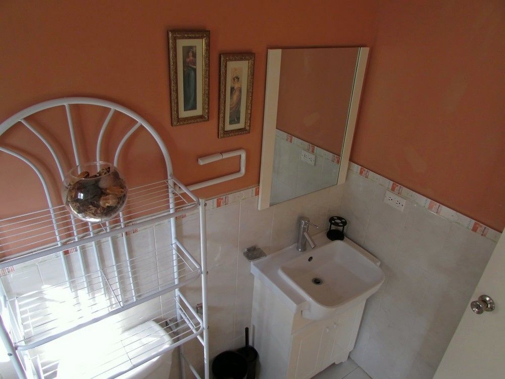 Centrally Located Guest Apartments Kingston Exterior foto