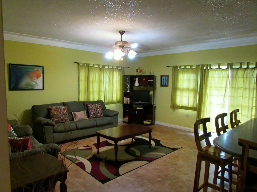 Centrally Located Guest Apartments Kingston Exterior foto