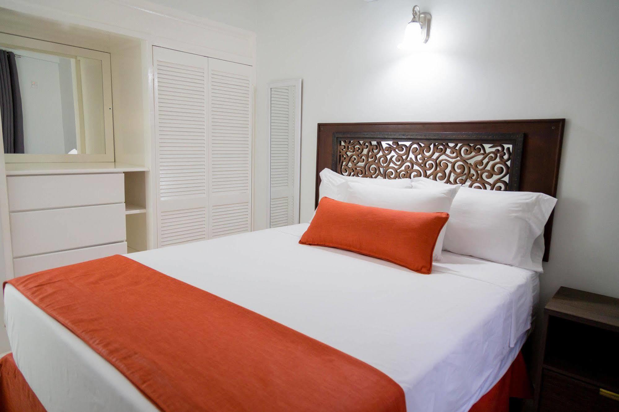 Centrally Located Guest Apartments Kingston Exterior foto